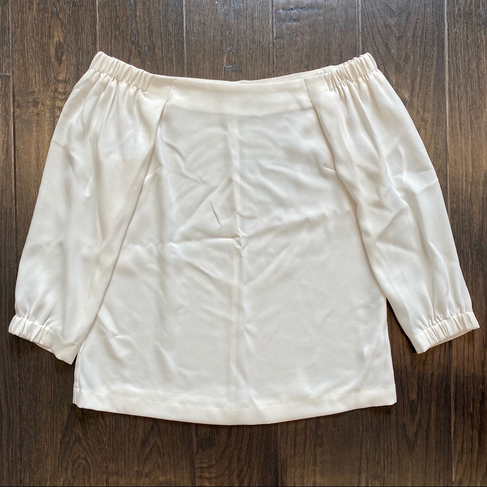 Babaton Off-The-Shoulder Blouse